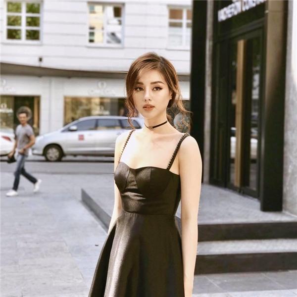 Mỹ nhân Việt lăng-xê đầm hai dây cúp ngực kén dáng: Người lên hương - kẻ thảm họa không ngờ-10