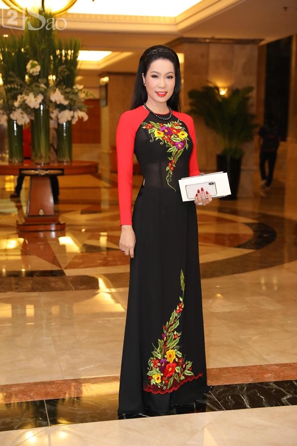 Dàn sao Việt tấp nập đến chúc mừng đám cưới con gái NSND Hồng Vân-11