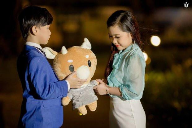 Lịm tim với bộ ảnh Thư ký Kim sao thế? không thể đáng yêu hơn của cặp mẫu nhí đình đám-5