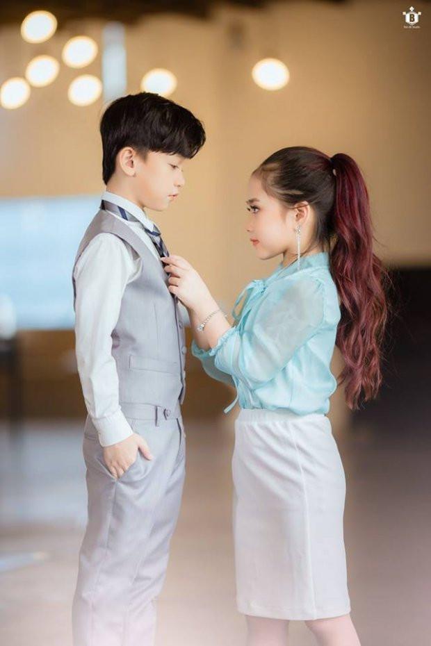 Lịm tim với bộ ảnh Thư ký Kim sao thế? không thể đáng yêu hơn của cặp mẫu nhí đình đám-6