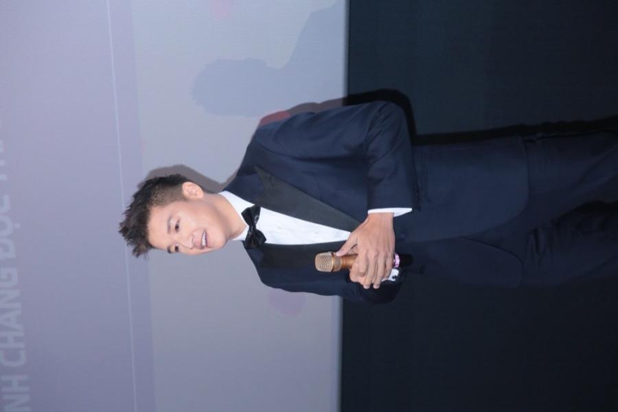 Chính thức lộ diện Anh chàng độc thân được 24 cô gái hẹn hò và theo đuổi trong The Bachelor-5