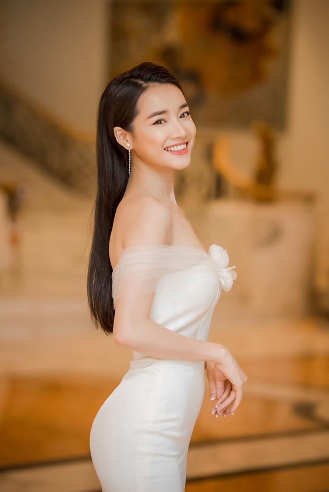 Sau tin cưới Trường Giang, Nhã Phương bị nghi mang thai 3 tháng-1