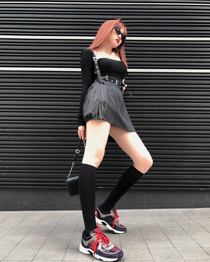 Chơi màu neon xịn xò như Quỳnh Anh Shyn - Phí Phương Anh: bảo đảm nổi bần bật giữa đám đông luôn!-4