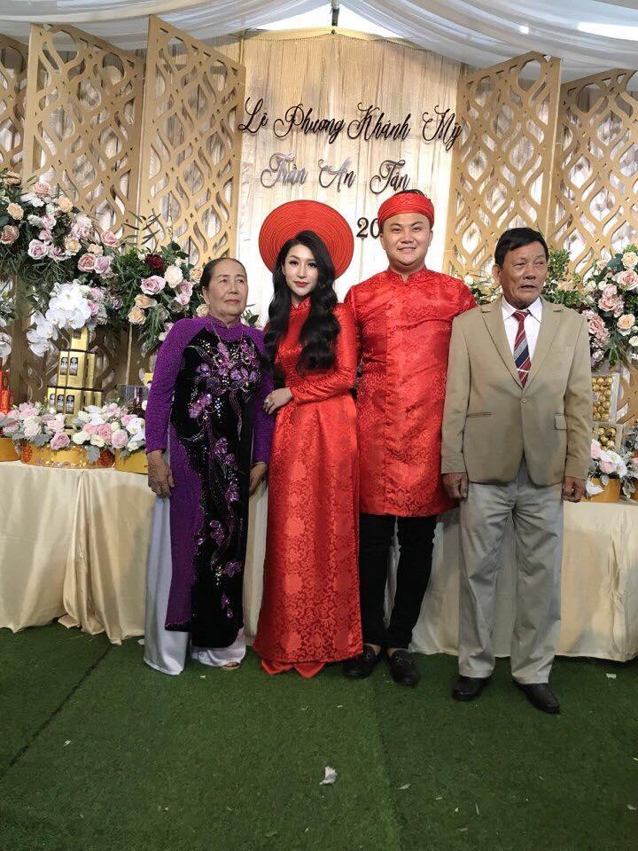 Hình ảnh hiếm hoi của Vân Navy và bạn trai doanh nhân trong lễ ăn hỏi-1