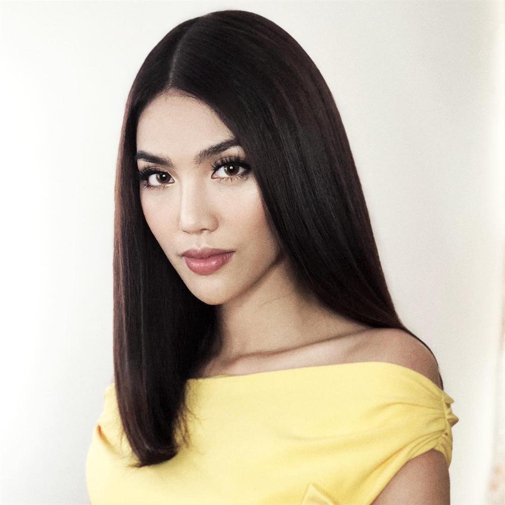 Mẹ đẻ Angela Phương Trinh được khen lão hóa ngược trẻ đẹp không kém con gái-9