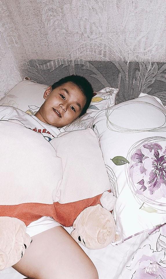 Mẹ đẻ Angela Phương Trinh được khen lão hóa ngược trẻ đẹp không kém con gái-10