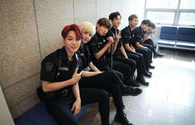 Boygroup tân binh mặc áo chống đạn và muốn được như BTS, phản ứng của ARMY khiến nhiều người bất ngờ-2