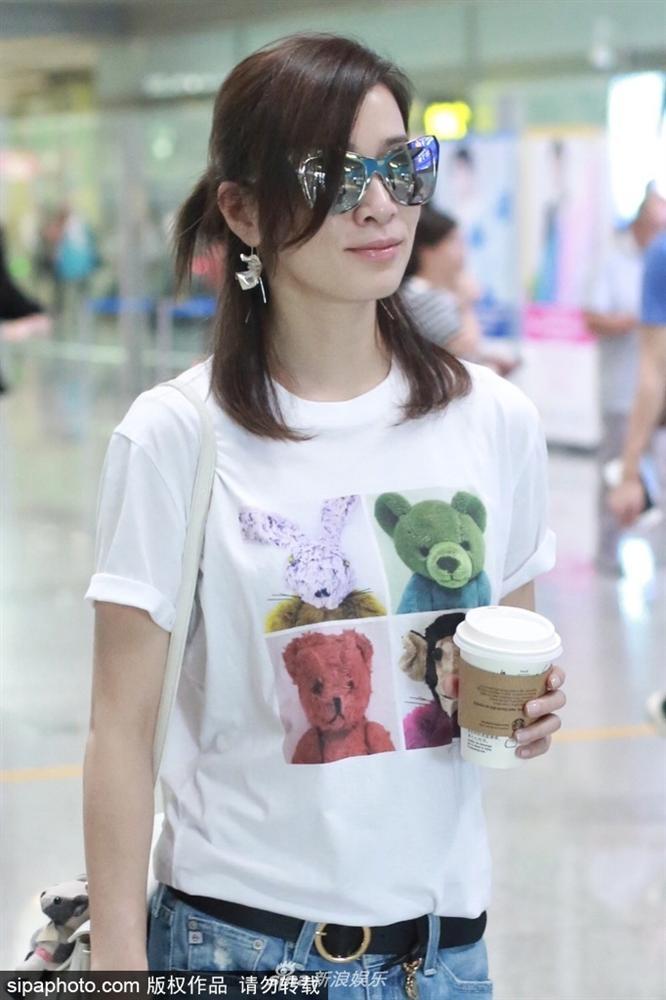 Nhàn Phi Xa Thi Mạn trẻ trung như gái đôi mươi ở tuổi 43-7