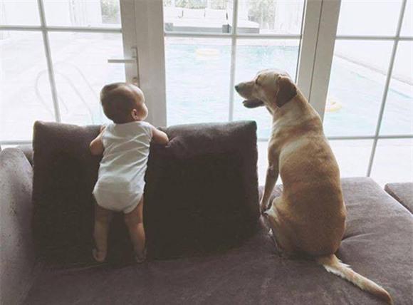 Tiểu công chúa nhà Tăng Thanh Hà lần đầu lộ diện cùng ba mẹ và anh trai-11