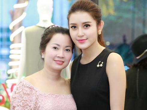 Ai vẫn đang nghĩ Kỳ Duyên ghét Huyền My thì xem lại hành động đáng yêu này của nàng hậu Việt đi nhé!-19