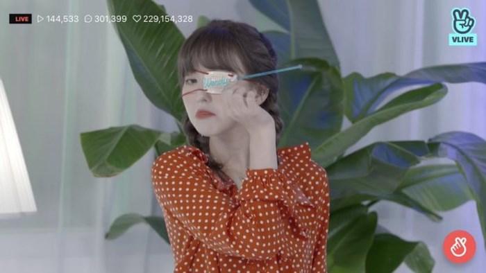 Pháo hoa bắn vào mắt, Wendy (Red Velvet) bị thương ngay thời điểm nhóm tái xuất-2