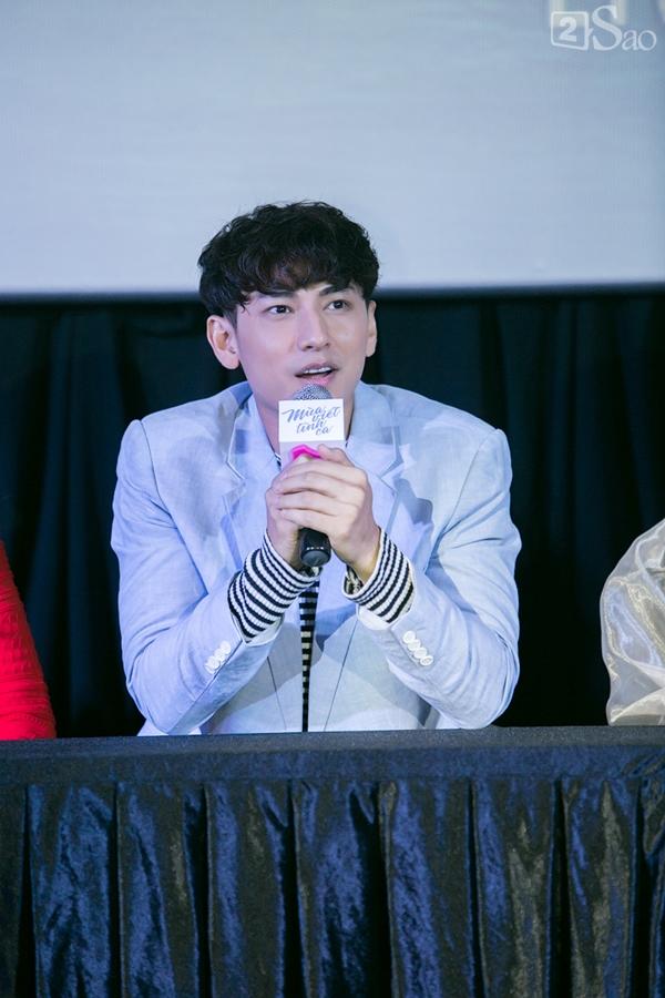 Minh Hằng hướng dẫn Phan Ngân đóng cảnh nóng với Isaac bằng bia rượu-4