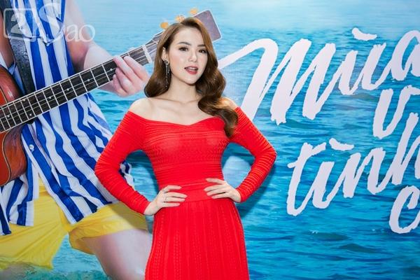 Minh Hằng hướng dẫn Phan Ngân đóng cảnh nóng với Isaac bằng bia rượu-6