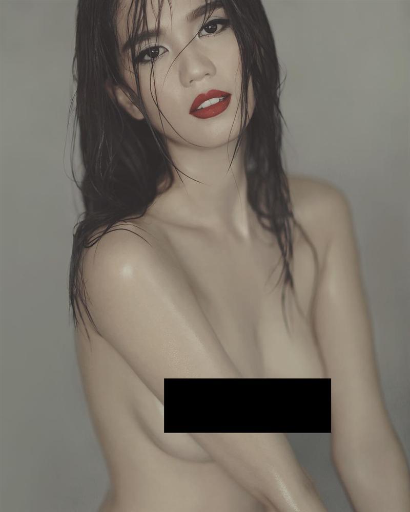 Ngọc Trinh đốt cháy mạng xã hội khi chia sẻ chùm ảnh khỏa thân chụp cách đây 4 năm-10