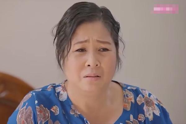 Gạo nếp gạo tẻ tập 42: Thúy Ngân thản nhiên đi chơi cùng nhân tình, bỏ mặc ba chồng trong cơn nguy kịch-7