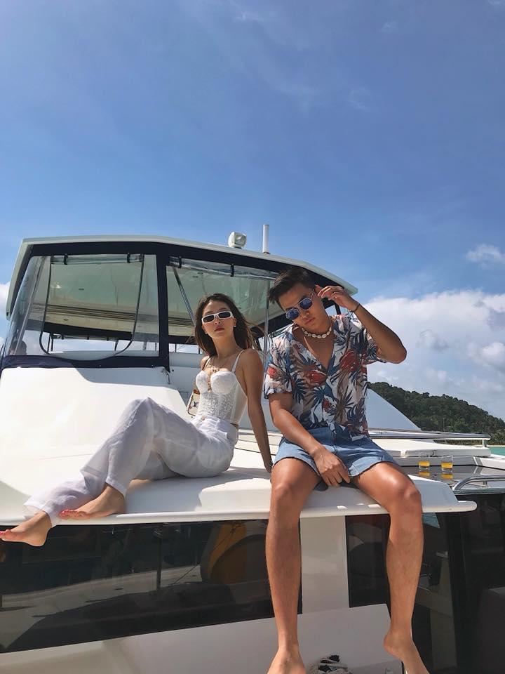 BB Trần mặc váy hai dây ngủ vạ vật ở hậu trường quay phim-8