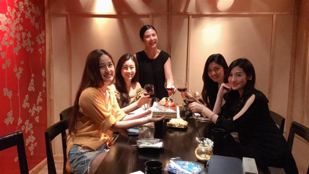 Vợ chồng Tăng Thanh Hà giản dị bên gia đình ngoại-3