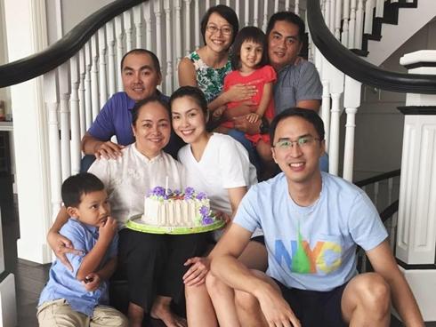 Vợ chồng Tăng Thanh Hà giản dị bên gia đình ngoại