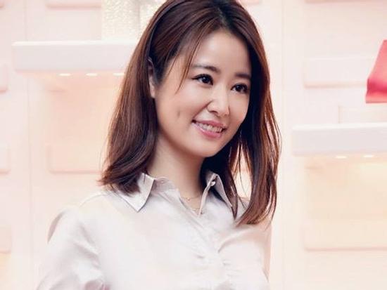 Bị hỏi khó về scandal trốn thuế của Phạm Băng Băng, ai ngờ Lâm Tâm Như ứng biến khéo thế