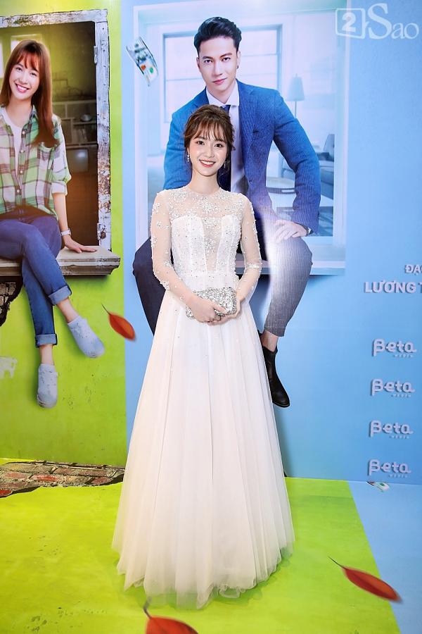 Hết bồng bế lại đến hôn tay, lẽ nào S.T và Jang Mi đã thực sự là một cặp phim giả tình thật-1