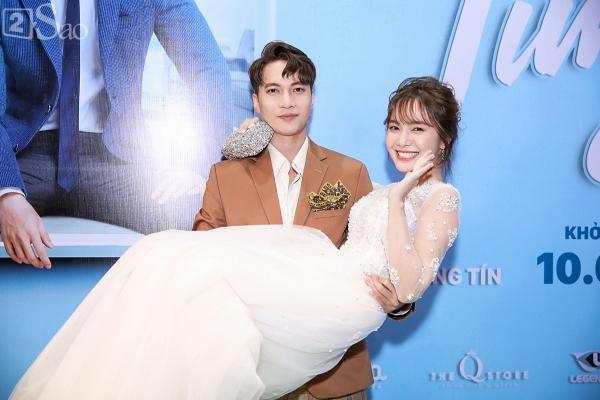 Hết bồng bế lại đến hôn tay, lẽ nào S.T và Jang Mi đã thực sự là một cặp phim giả tình thật-4