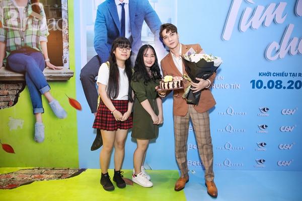 Hết bồng bế lại đến hôn tay, lẽ nào S.T và Jang Mi đã thực sự là một cặp phim giả tình thật-11