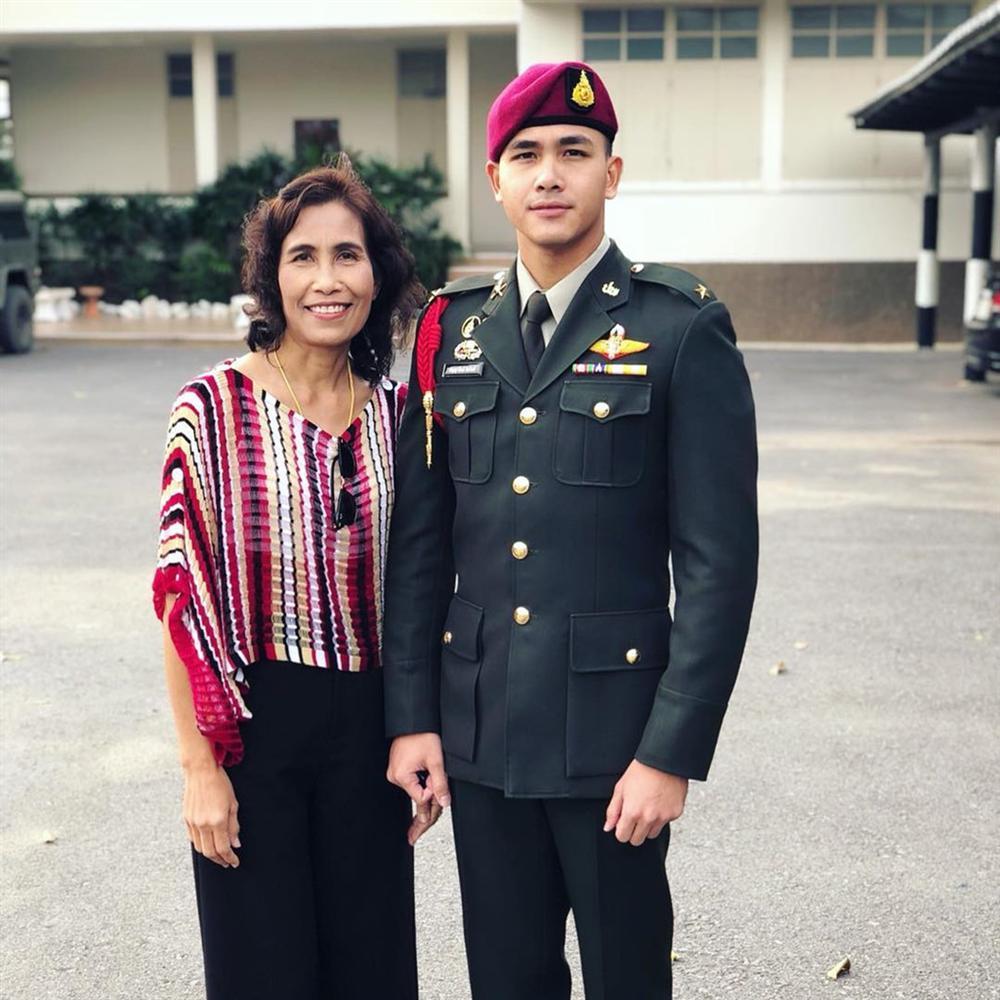 Chàng sĩ quan 9X đẹp trai được ví như đại uý Yoo phiên bản thực-6