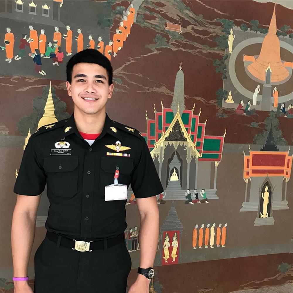 Chàng sĩ quan 9X đẹp trai được ví như đại uý Yoo phiên bản thực-3