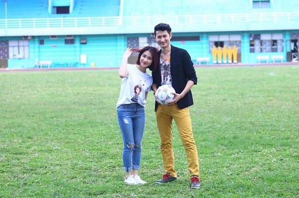 Có ai liều như Việt Hương và Hòa Minzy: Đã nấm lùn lại còn thích chụp hình cùng người khổng lồ-12