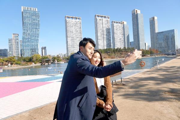 Nhìn lại quãng đường hoạt động nghệ thuật ngắn ngủi của Rocker Nguyễn-7