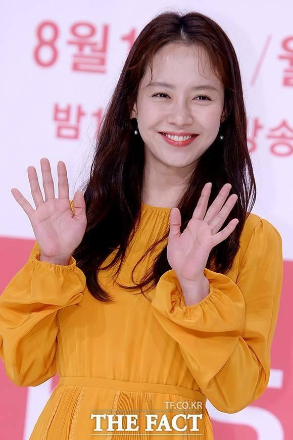 Mợ ngố Song Ji Hyo trẻ trung, đẹp rạng rỡ dù đã U40-1