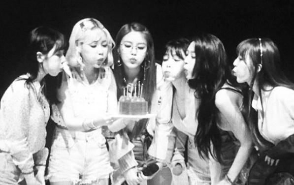 Mợ ngố Song Ji Hyo trẻ trung, đẹp rạng rỡ dù đã U40-5