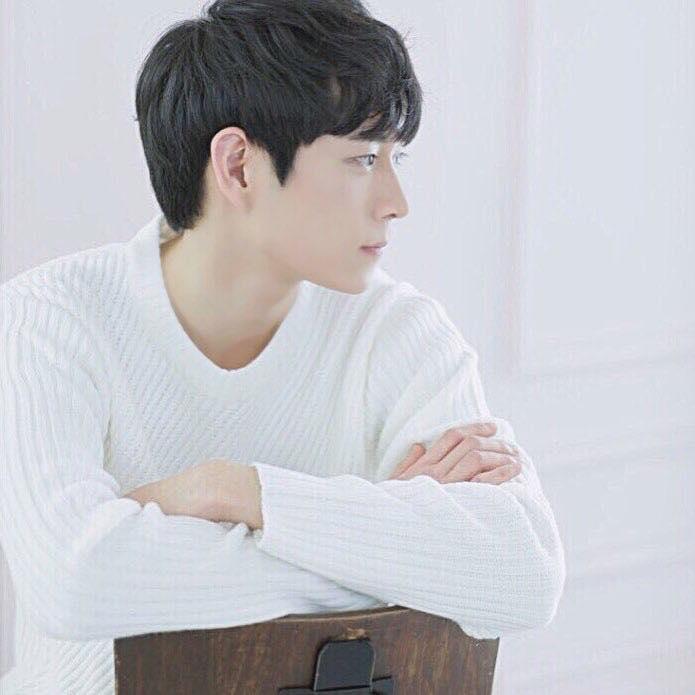 Mỹ nam 9x xứ Hàn sở hữu gương mặt đẹp tựa thánh sống Kang Dong Won-3