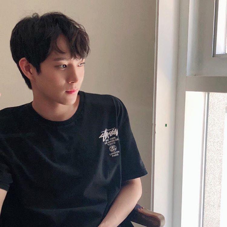 Mỹ nam 9x xứ Hàn sở hữu gương mặt đẹp tựa thánh sống Kang Dong Won-4