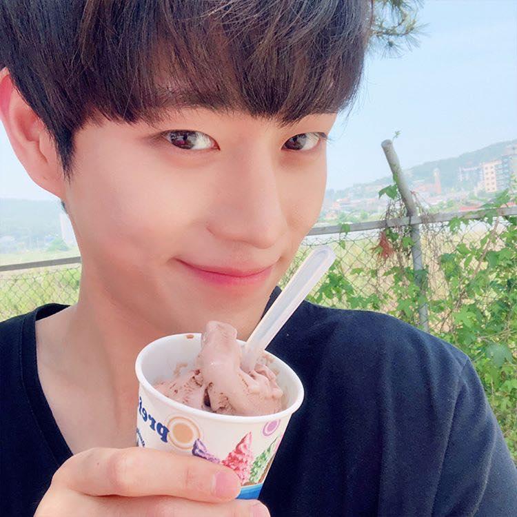 Mỹ nam 9x xứ Hàn sở hữu gương mặt đẹp tựa thánh sống Kang Dong Won-10