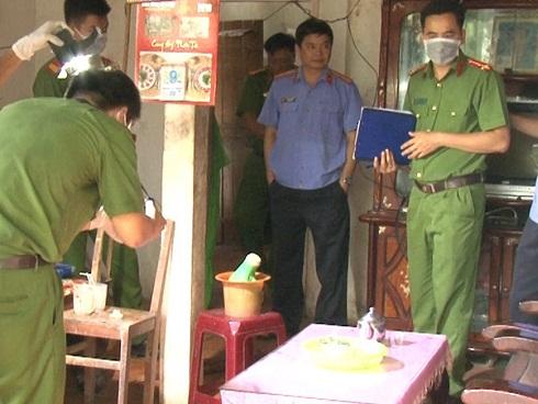 Hiện trường kinh hoàng vụ con nghi giết cha mẹ dã man ở Vĩnh Long