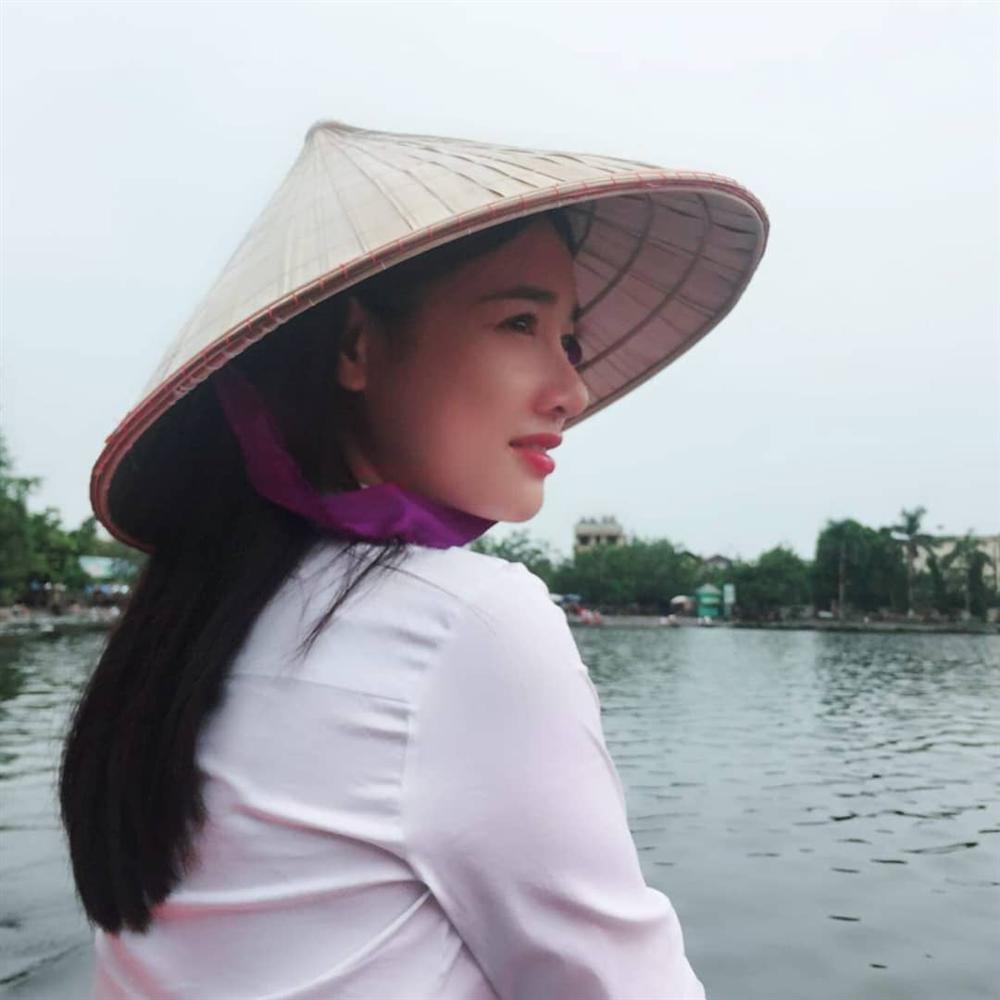 Đàm Thu Trang khoe vóc dáng nuột nà với bikini-8