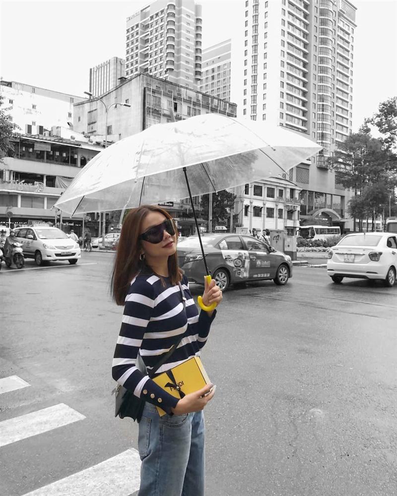 Đàm Thu Trang khoe vóc dáng nuột nà với bikini-10