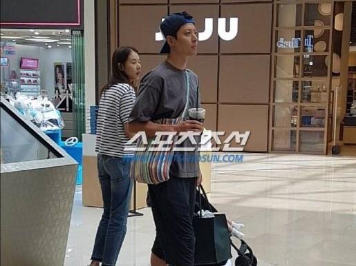 Mỹ nhân trẻ mãi không già Jang Na Ra tái hợp tình cũ-9