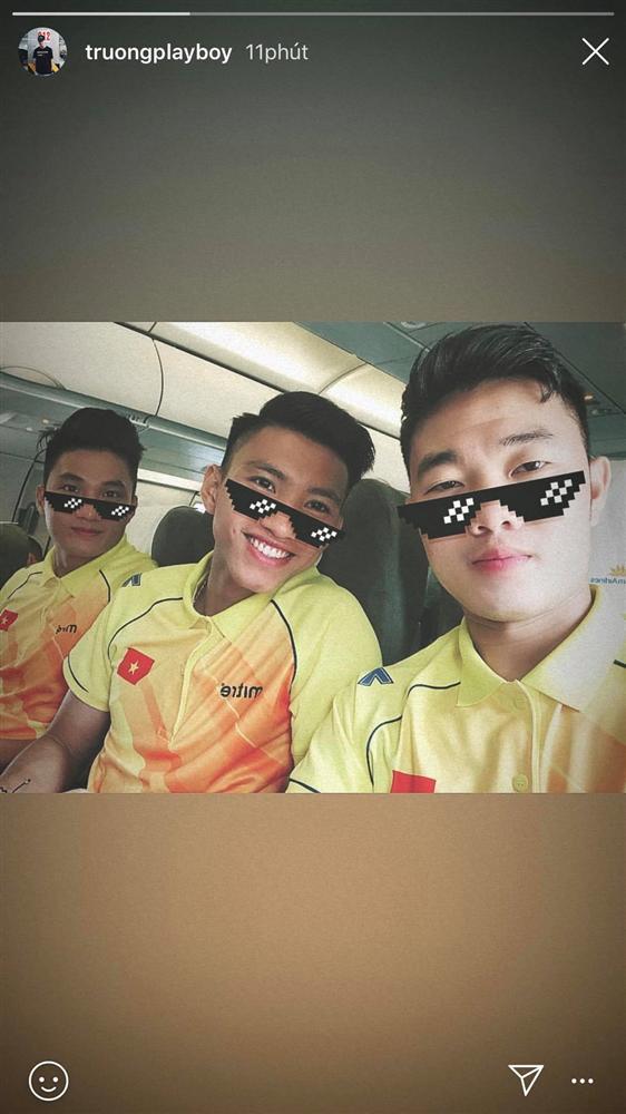 Dàn cầu thủ U23 VN đồng loạt đăng ảnh trước khi tham dự ASIAD 2018-4
