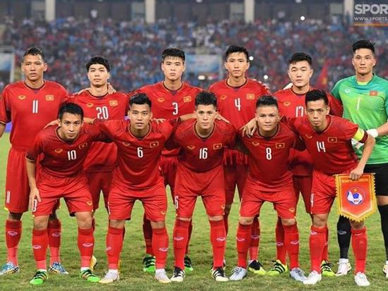 Dàn cầu thủ U23 VN đồng loạt đăng ảnh trước khi tham dự ASIAD 2018