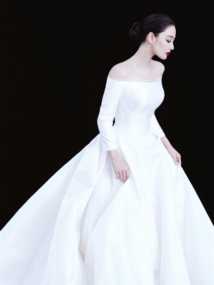 Trương Hinh Dư đẹp rạng ngời, khoe khéo nhẫn kim cương sau tin kết hôn-4