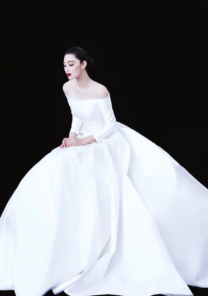 Trương Hinh Dư đẹp rạng ngời, khoe khéo nhẫn kim cương sau tin kết hôn-5