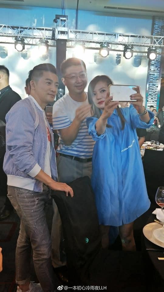 Sau thời gian xuất hiện xinh đẹp, Triệu Vy lại bị chê phong cách thời trang-4