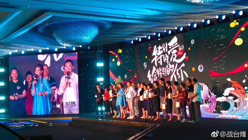 Sau thời gian xuất hiện xinh đẹp, Triệu Vy lại bị chê phong cách thời trang-6