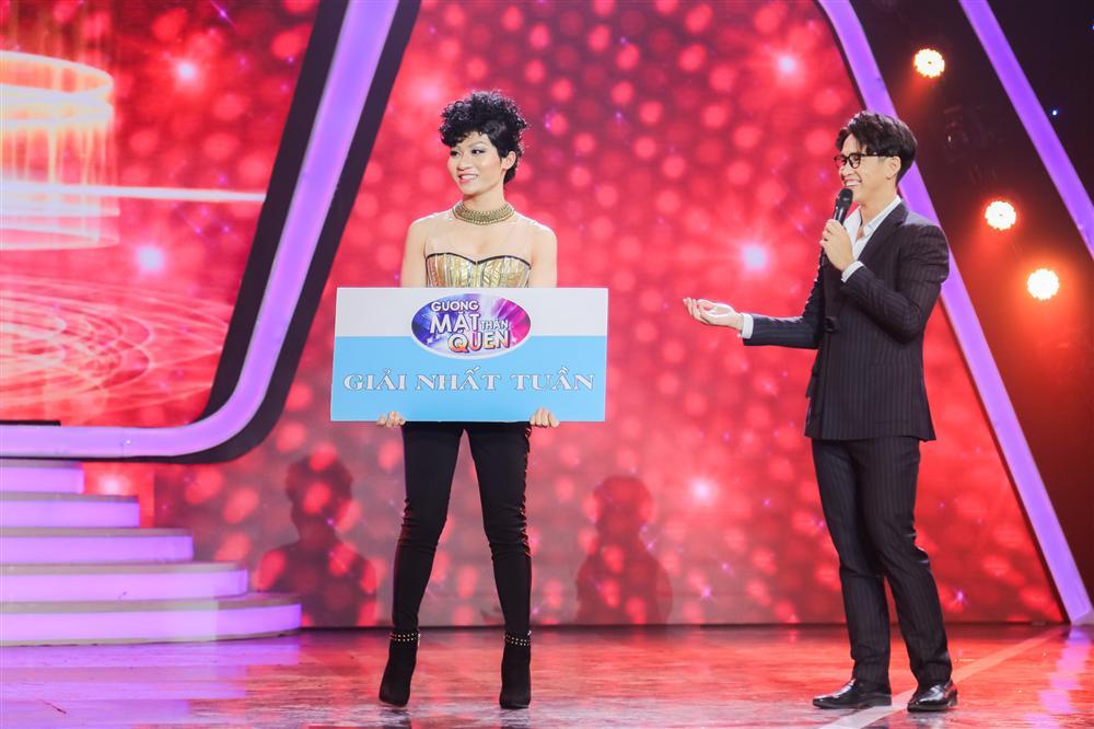 Đỗ Phú Quí độn ngực, độn mông để hóa thân thành Thu Minh chuẩn tới từng centimet-2