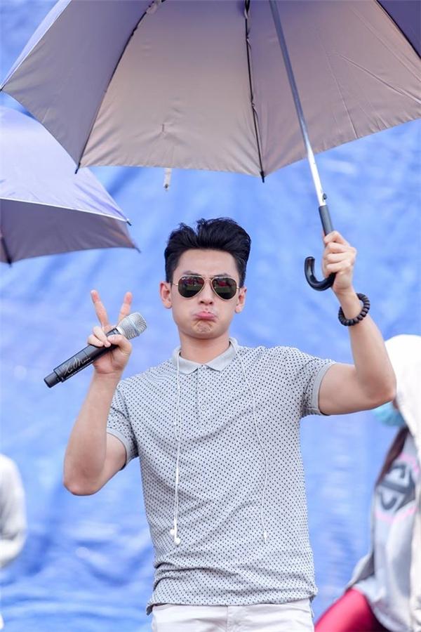 Cưng không chịu nổi muôn kiểu phồng má chu môi tự sướng của các sao Việt-8