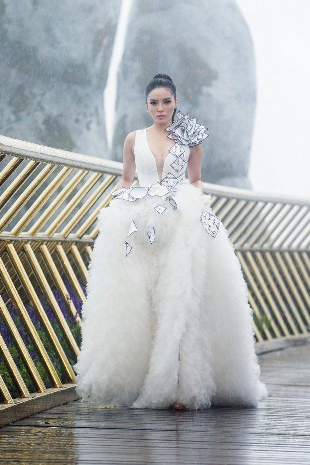 Trước khi cầm trịch ở Siêu Mẫu Việt Nam, Kỳ Duyên đã khiến dân tình ngả mũ với danh xưng Nữ hoàng vedette-10