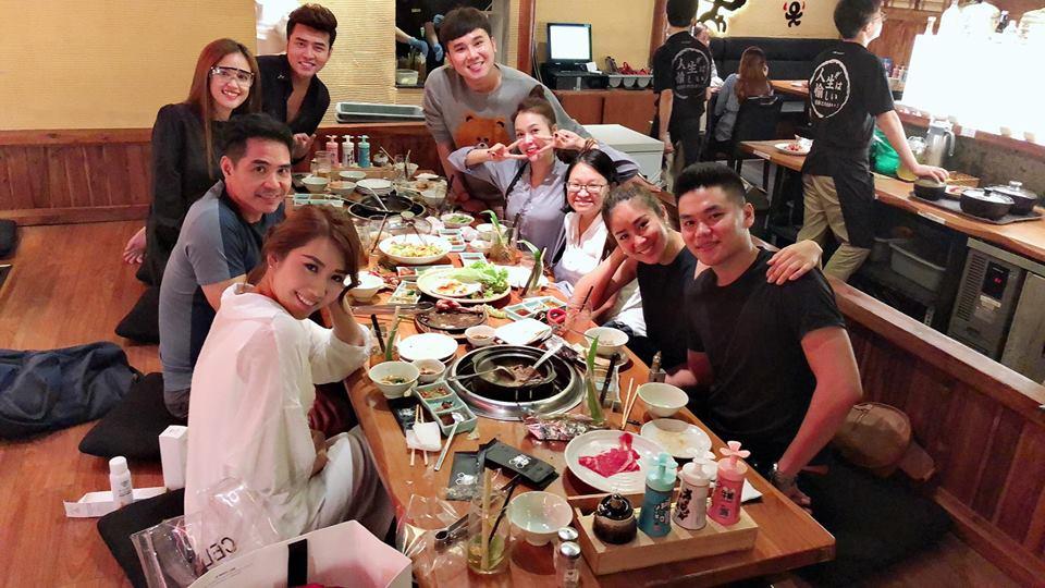 Hồ Ngọc Hà khoe body cực nuột với áo tắm vàng hot trend-4