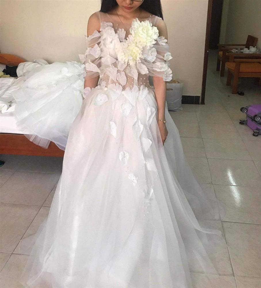 Đặt 2 bộ đầm sau khi xem livestream bán hàng online, thứ cô gái Đà Nẵng nhận về thật đáng sợ-5